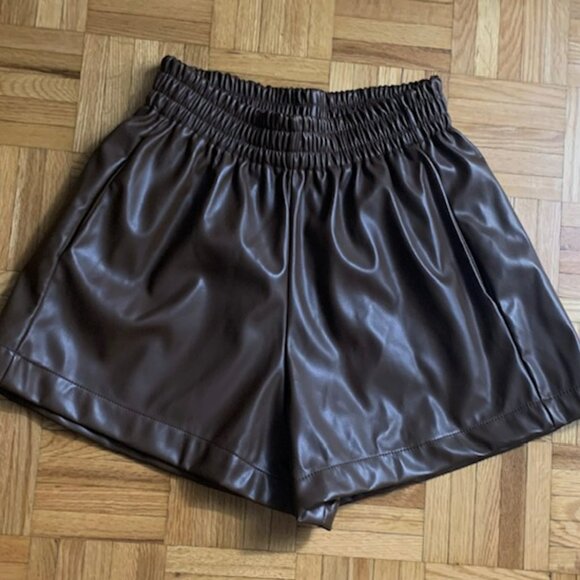Short en faux cuir - Picture 2 of 5